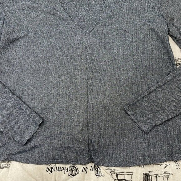 Betsey Johnson Gray Long Sleeve Crew Neck Sweater - Picture 10 of 11